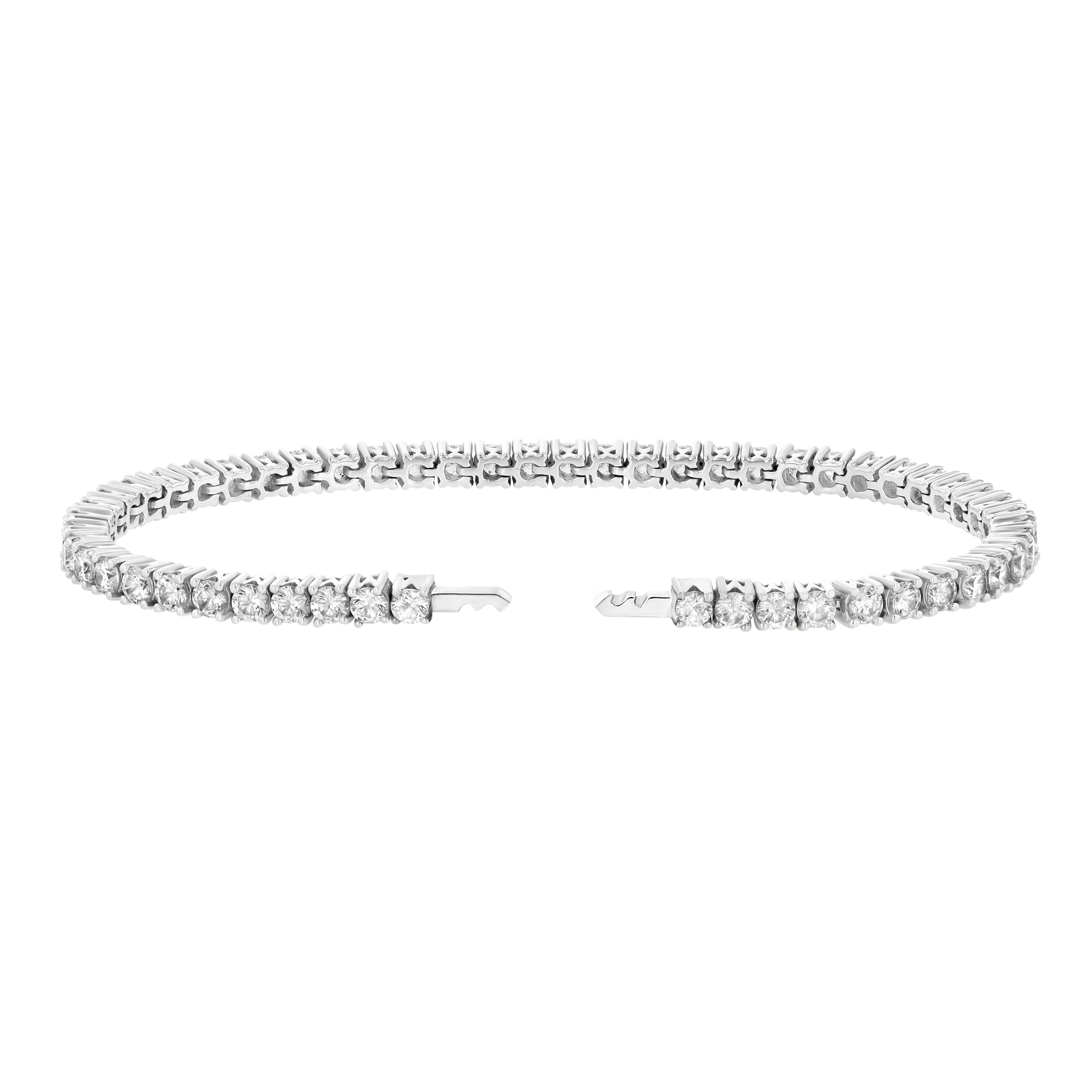 The front view of the Petite Frites Grande Round Prong Set Tennis Bracelet in White Gold